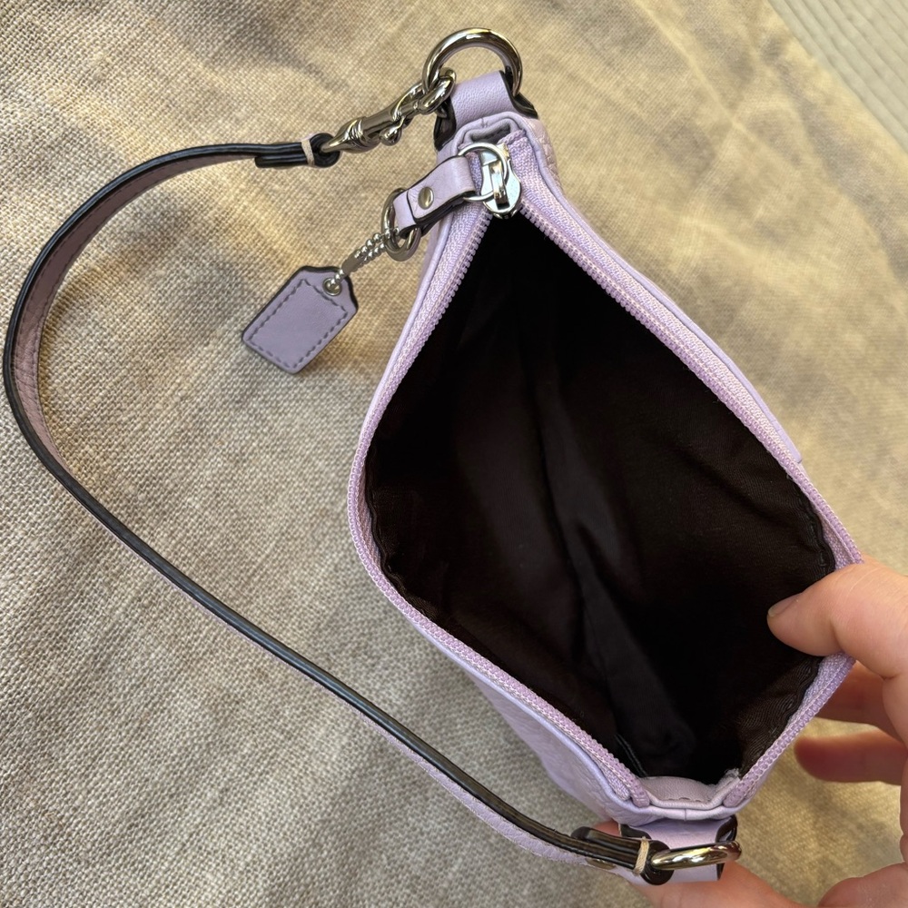 Vintage Coach Mini Lavender Wristlet - Picture 3 of 3
